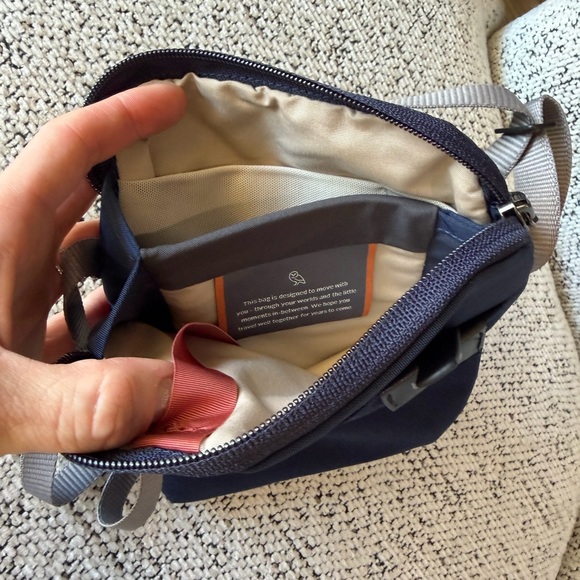 Bellroy City Pouch Navy and Gray Messenger Bag - Picture 5 of 10